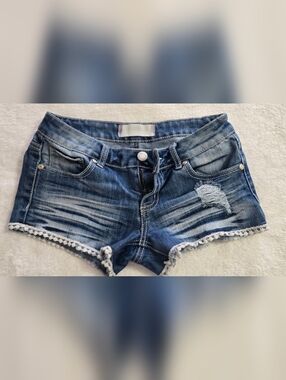 Almost Famous Denim Lace Trim Denim Shorts Size 5
